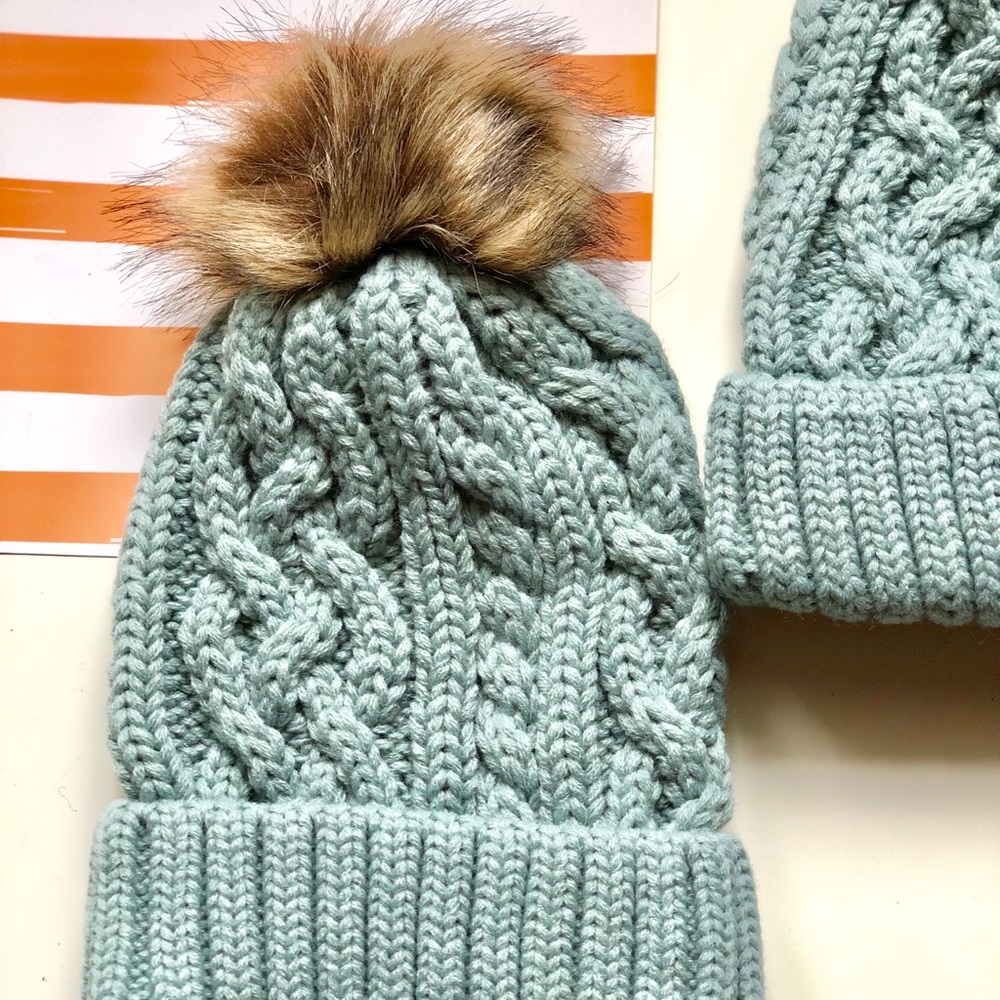 Cable knit Pom Pom beanie winter hat